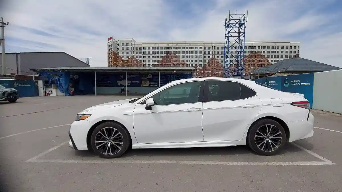 Toyota Camry 2018 года за 13 500 000 тг. в Шымкент