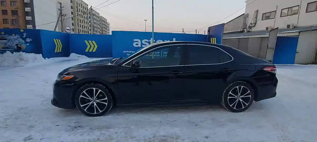 Toyota Camry 2018 года за 11 500 000 тг. в Алматы