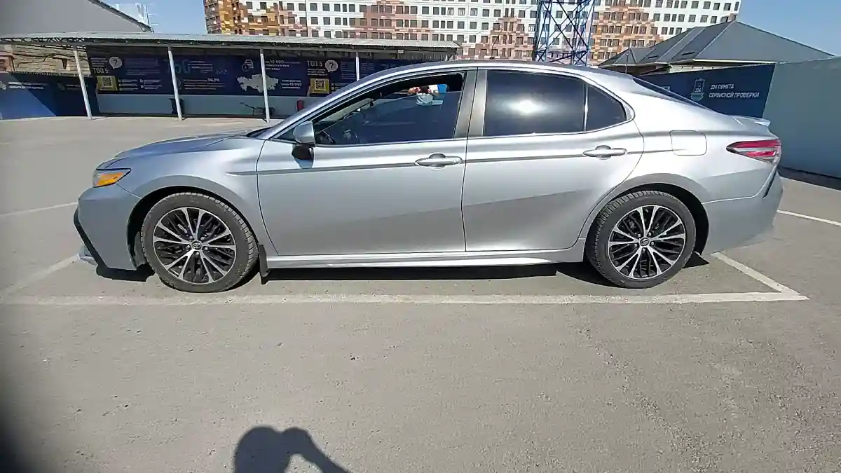 Toyota Camry 2018 года за 13 000 000 тг. в Шымкент