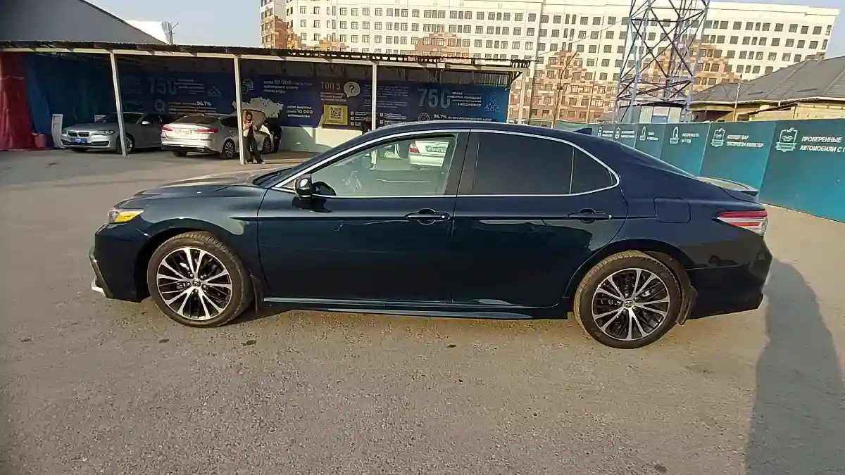 Toyota Camry 2019 года за 12 000 000 тг. в Шымкент