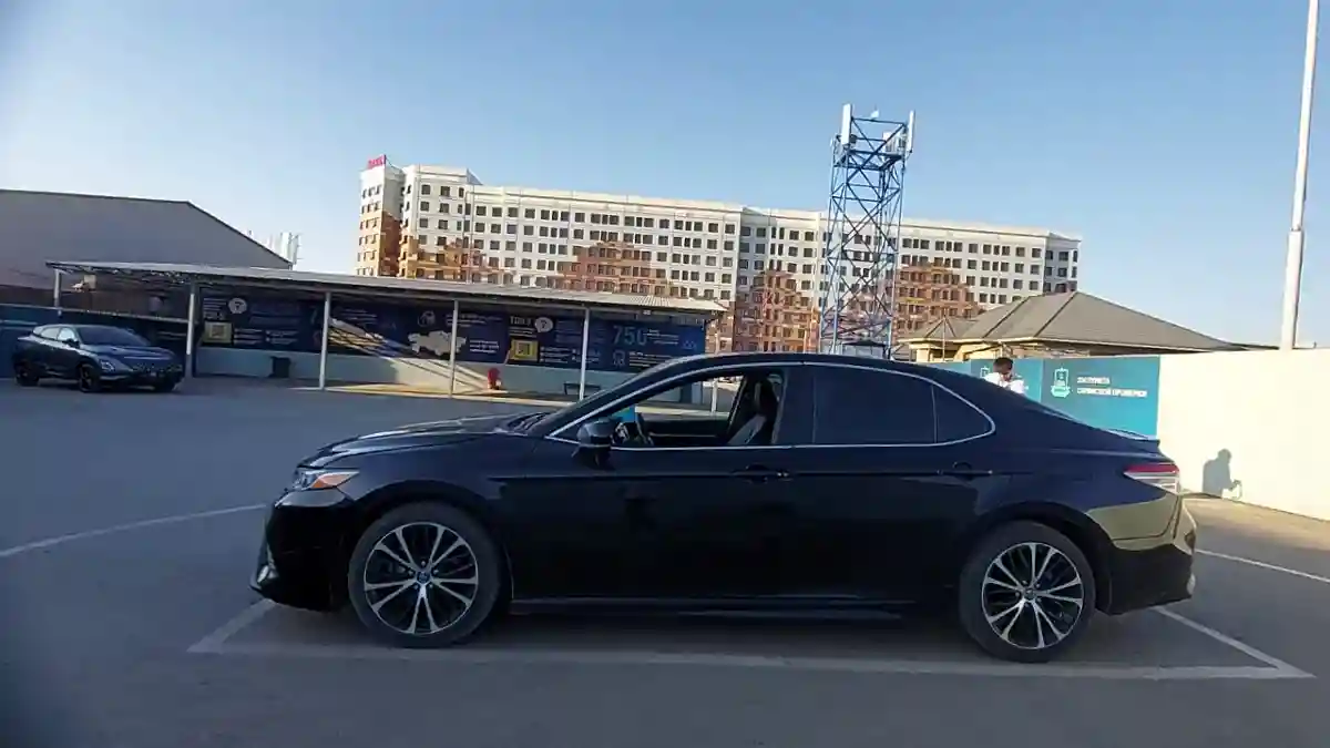 Toyota Camry 2018 года за 12 000 000 тг. в Шымкент