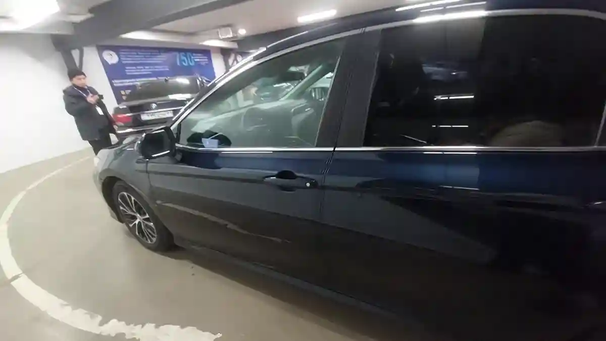 Toyota Camry 2018 года за 11 000 000 тг. в Астана