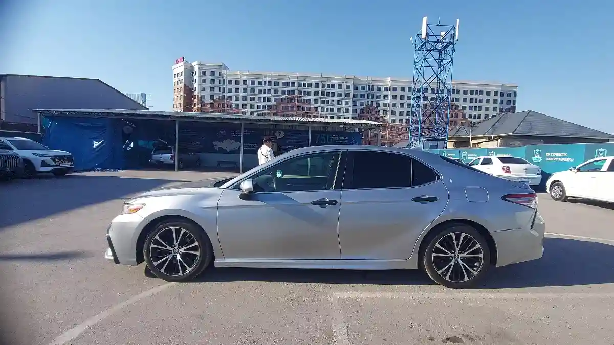 Toyota Camry 2019 года за 11 500 000 тг. в Шымкент