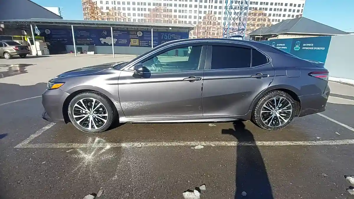 Toyota Camry 2019 года за 15 000 000 тг. в Шымкент