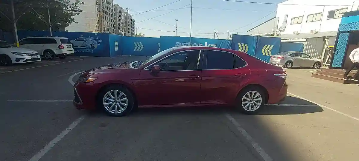 Toyota Camry 2020 года за 12 000 000 тг. в Алматы