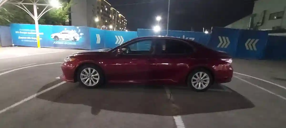 Toyota Camry 2018 года за 12 000 000 тг. в Алматы