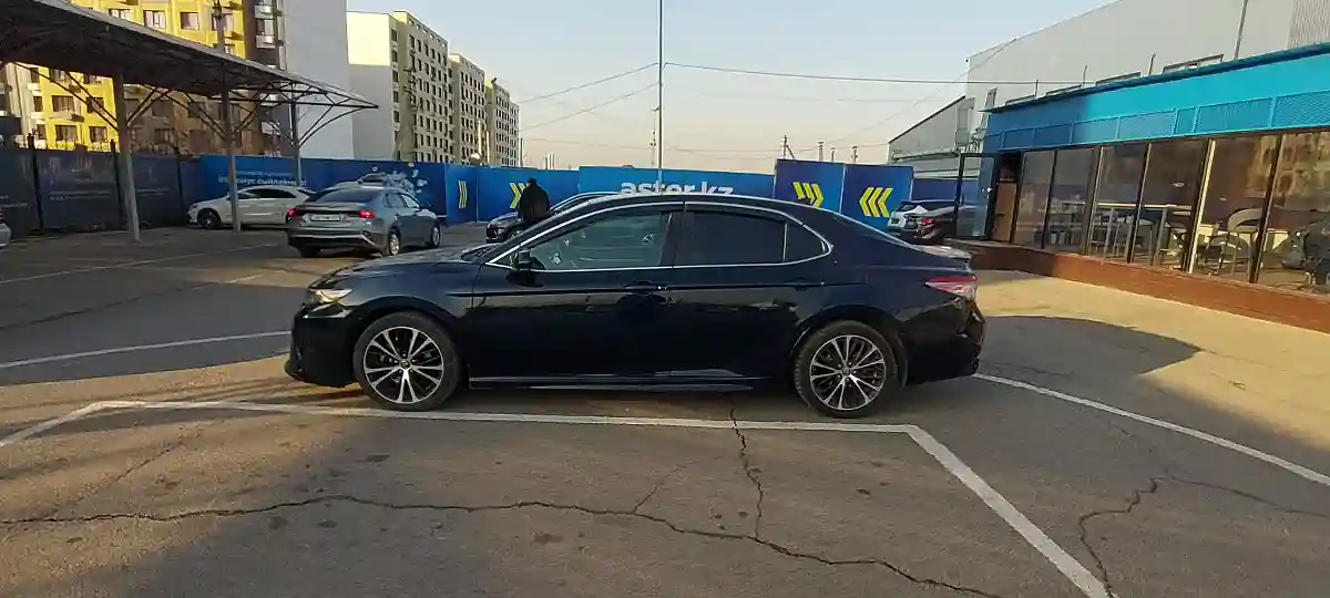 Toyota Camry 2019 года за 12 000 000 тг. в Алматы