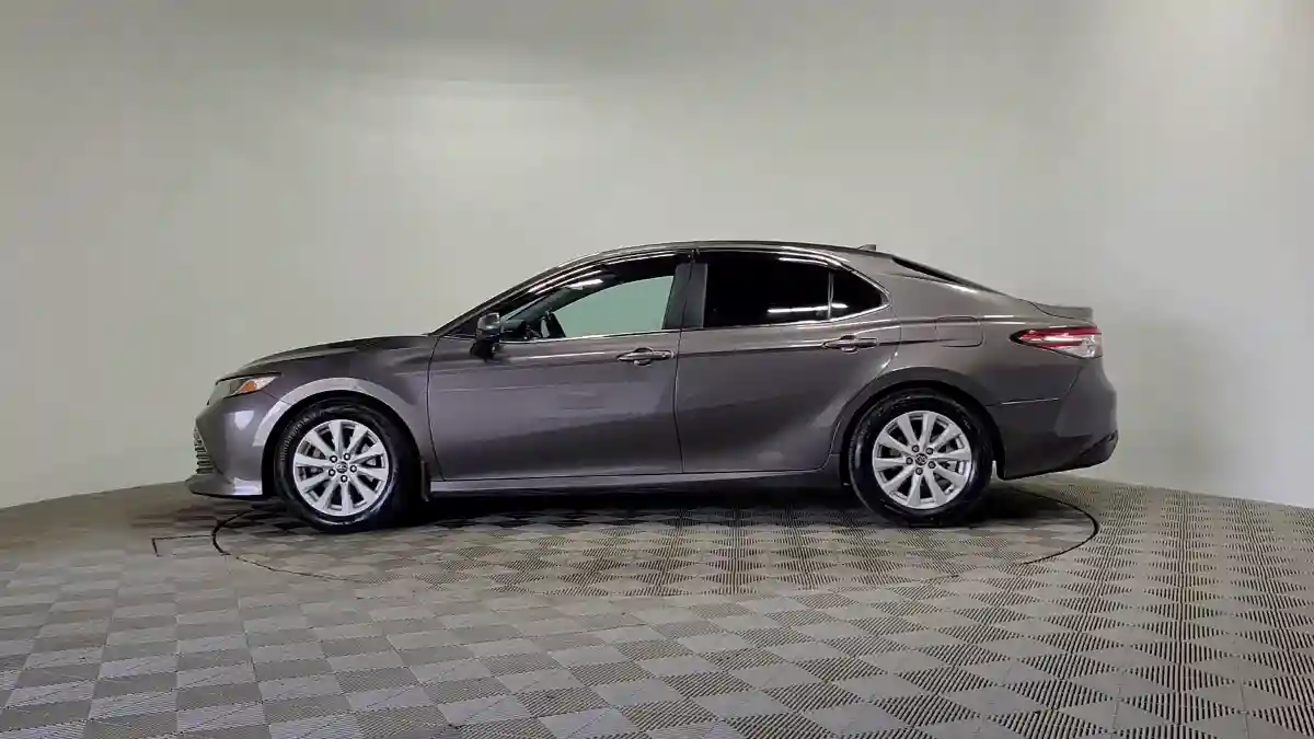 Toyota Camry 2019 года за 11 330 000 тг. в Алматы