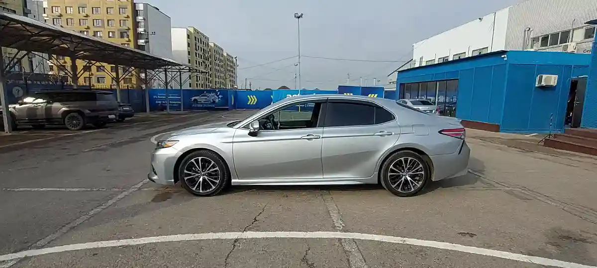 Toyota Camry 2017 года за 11 500 000 тг. в Алматы