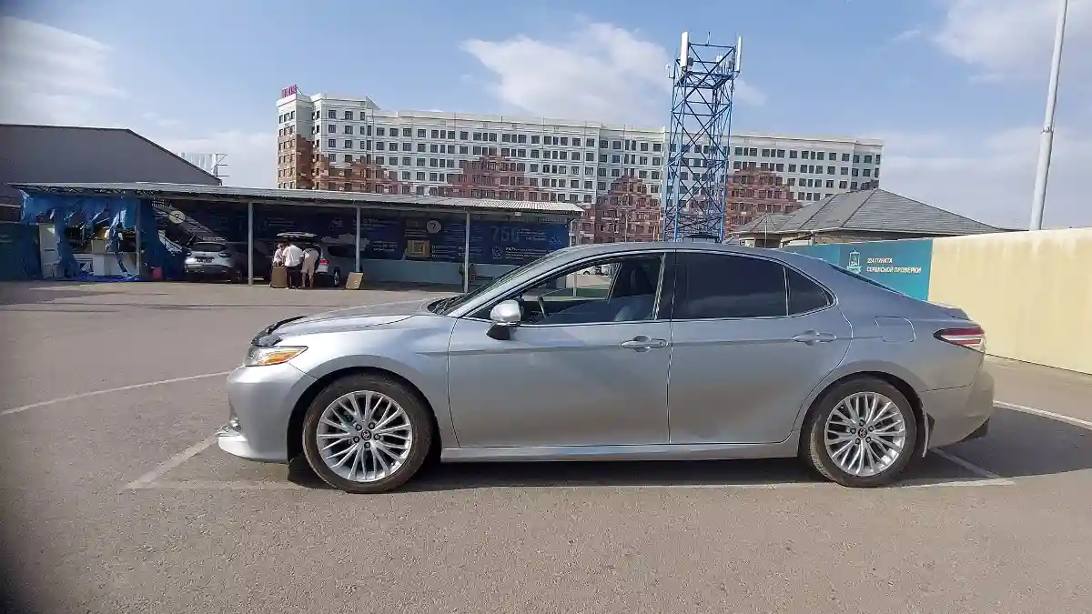 Toyota Camry 2019 года за 12 500 000 тг. в Шымкент