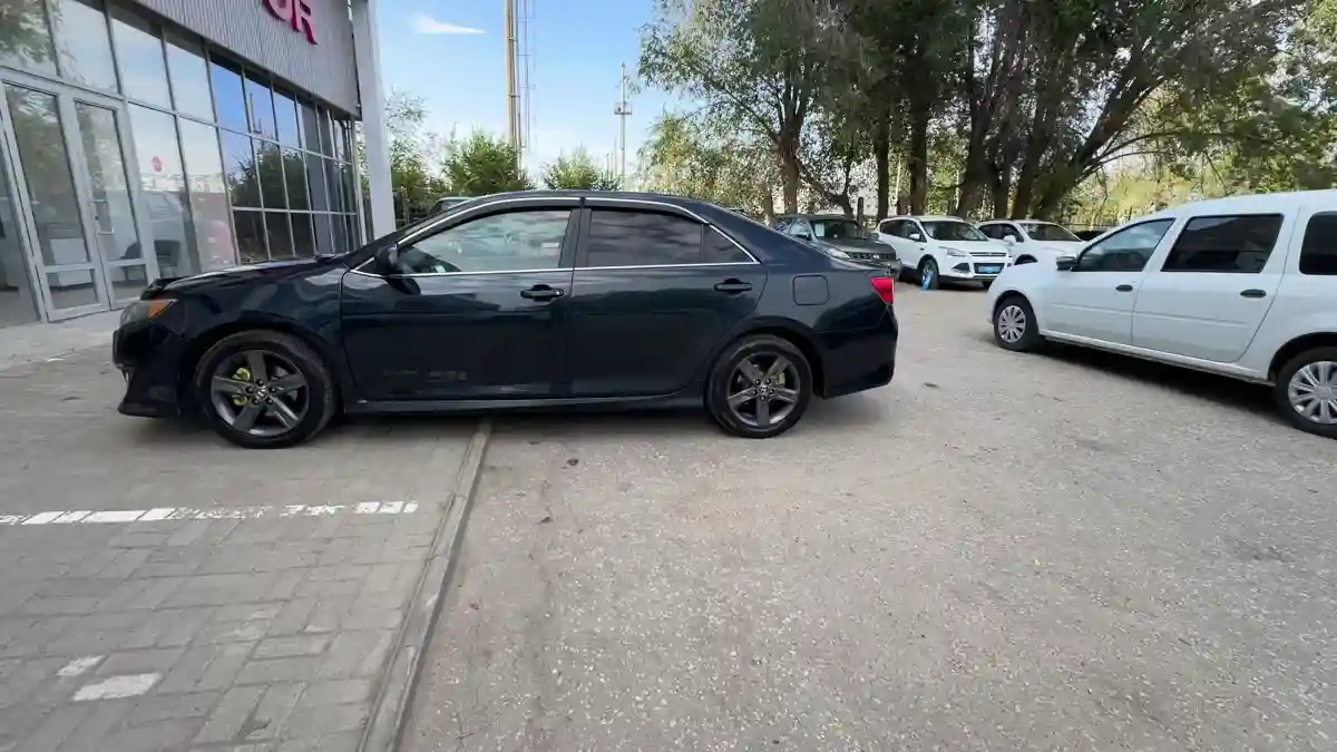 Toyota Camry 2013 года за 8 200 000 тг. в Актобе