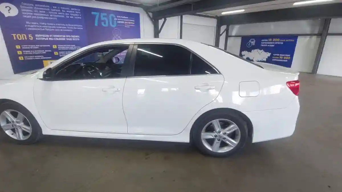 Toyota Camry 2013 года за 9 000 000 тг. в Астана