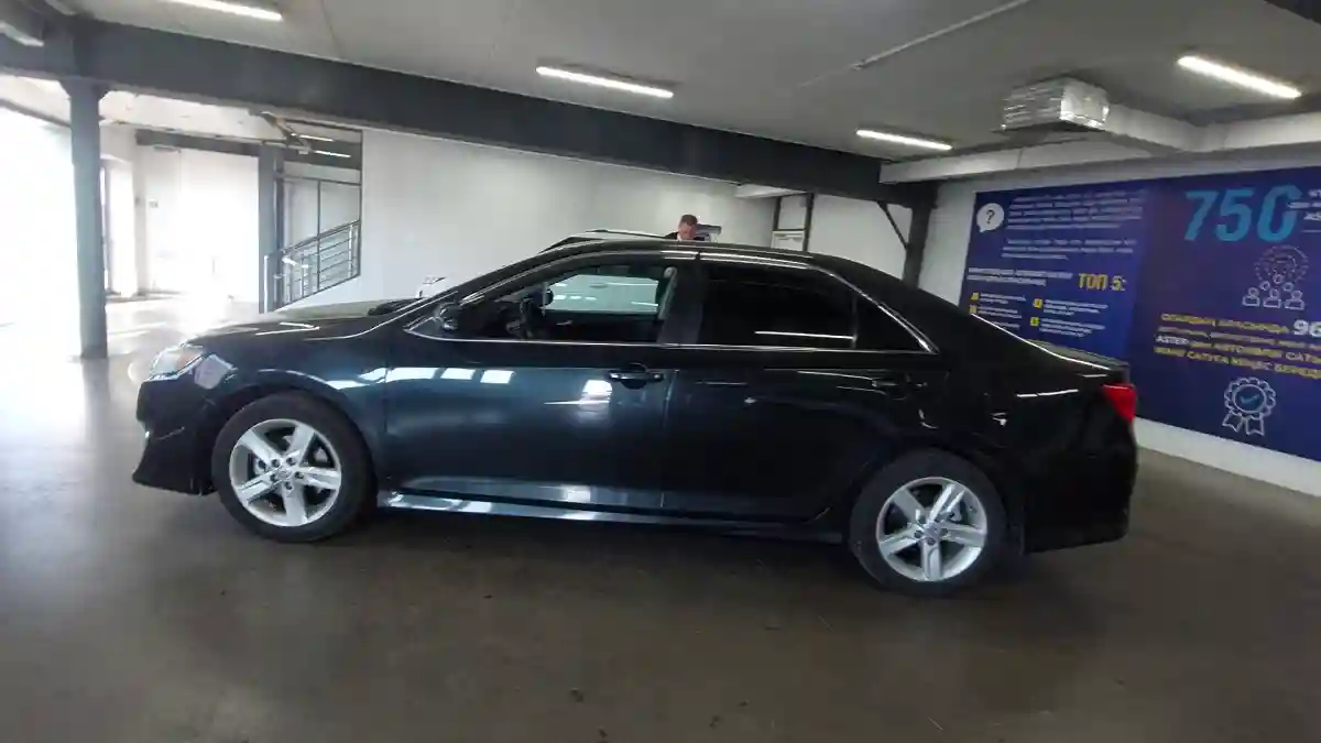 Toyota Camry 2013 года за 9 000 000 тг. в Астана