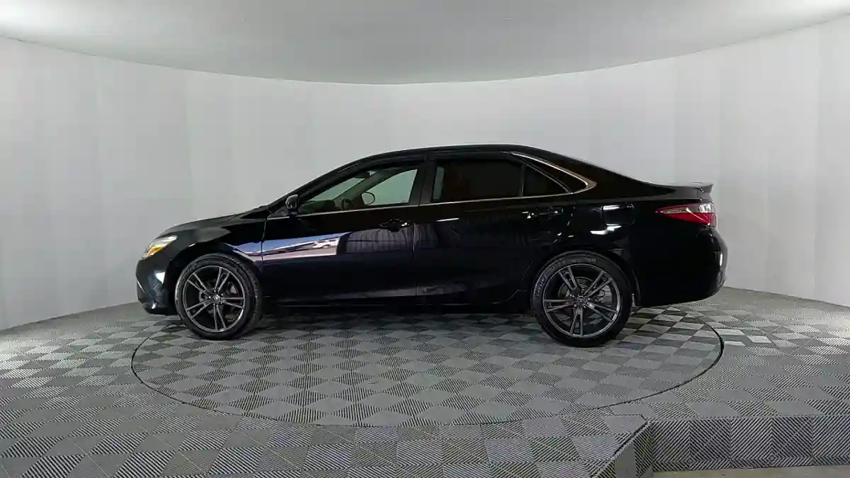 Toyota Camry 2016 года за 9 575 000 тг. в Актау