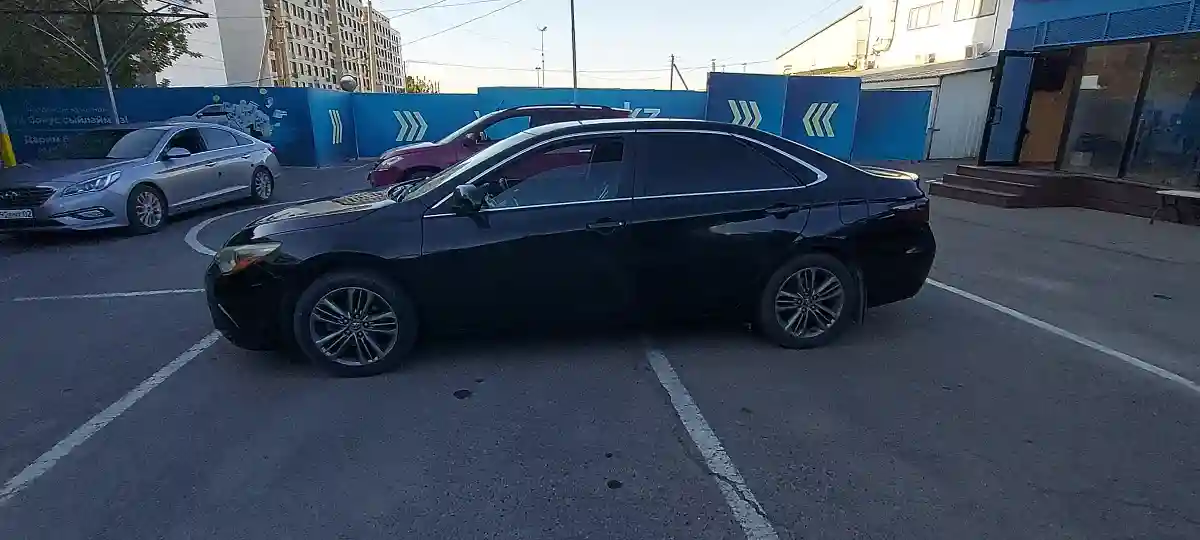 Toyota Camry 2017 года за 9 800 000 тг. в Алматы