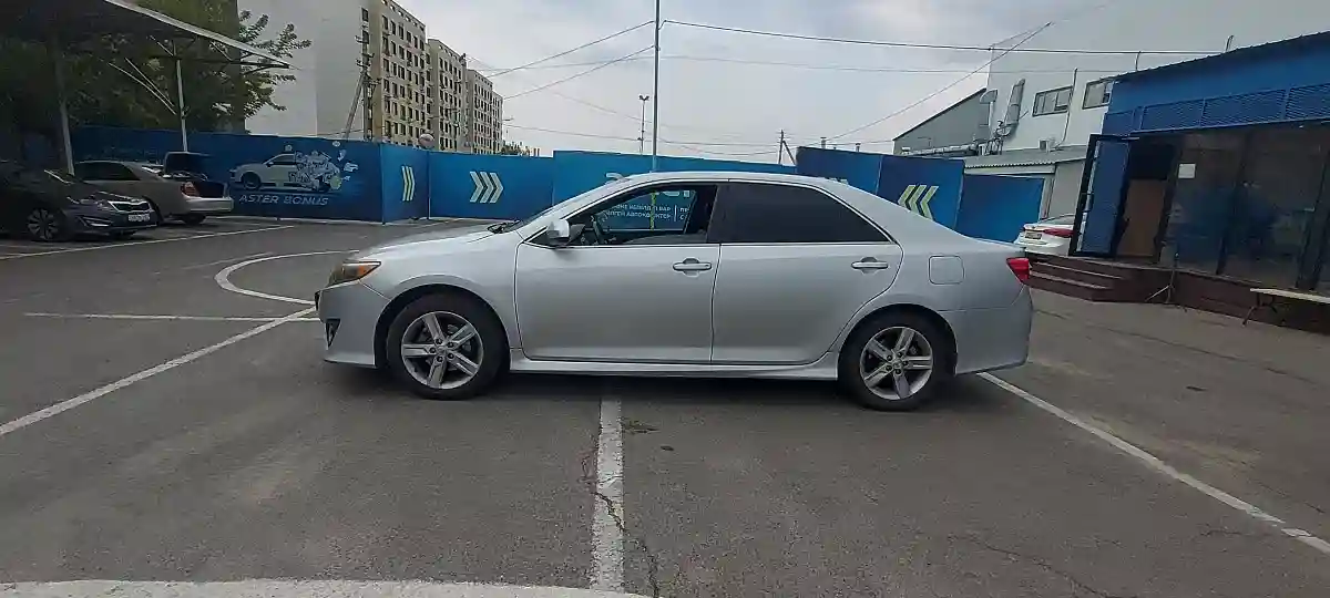 Toyota Camry 2013 года за 7 300 000 тг. в Алматы