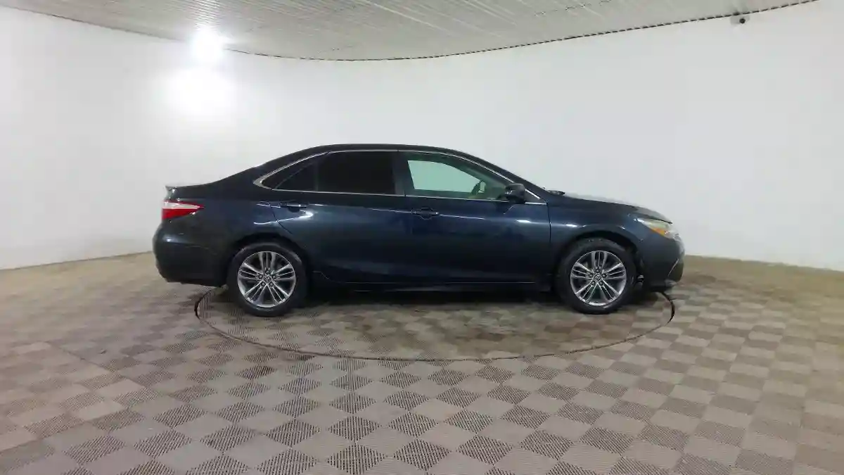 Toyota Camry 2015 года за 8 490 000 тг. в Шымкент