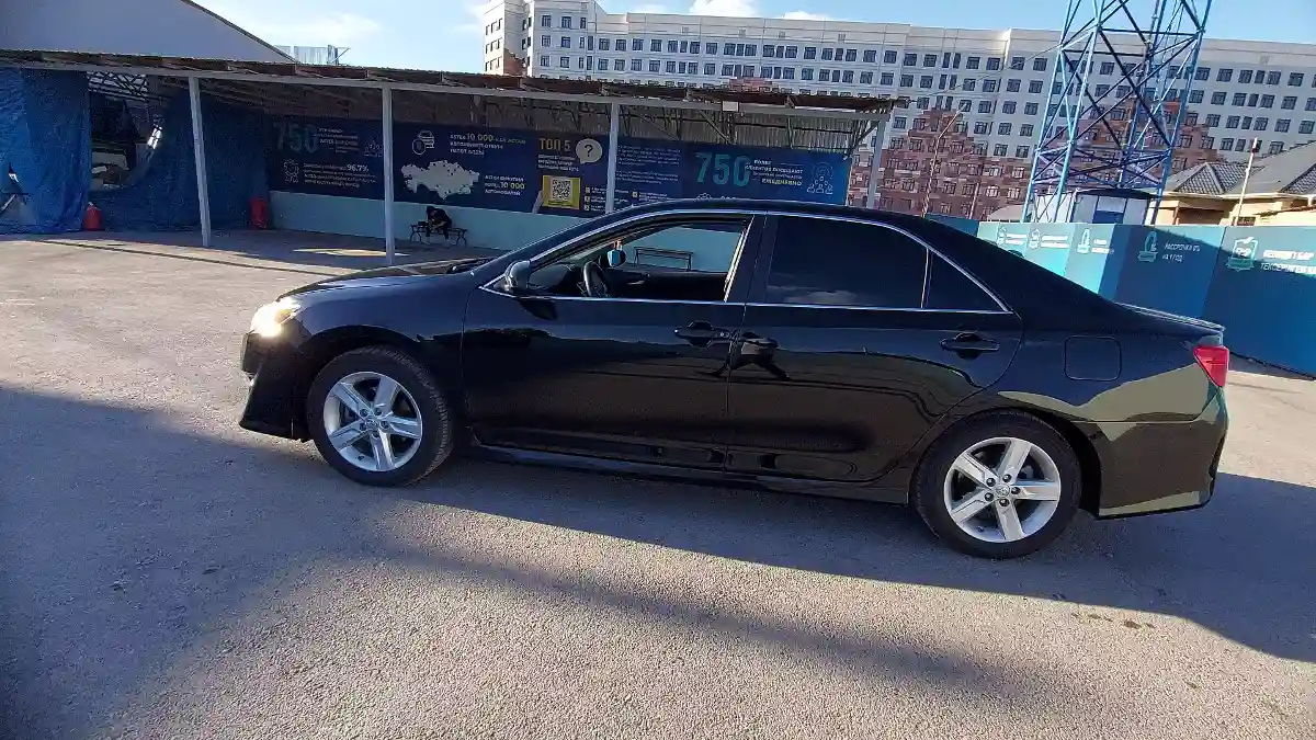 Toyota Camry 2013 года за 9 000 000 тг. в Шымкент
