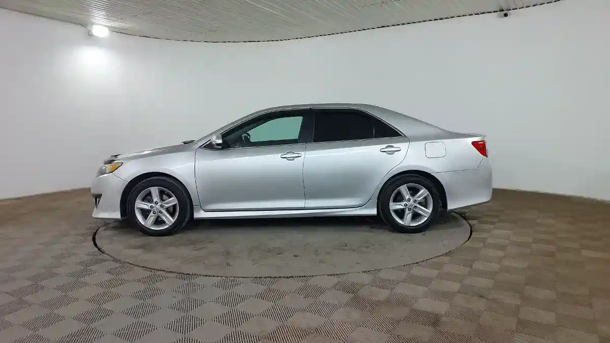 Toyota Camry 2013 года за 8 990 000 тг. в Шымкент