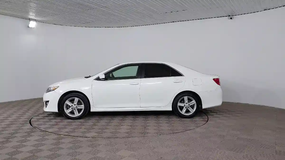 Toyota Camry 2014 года за 10 320 000 тг. в Шымкент