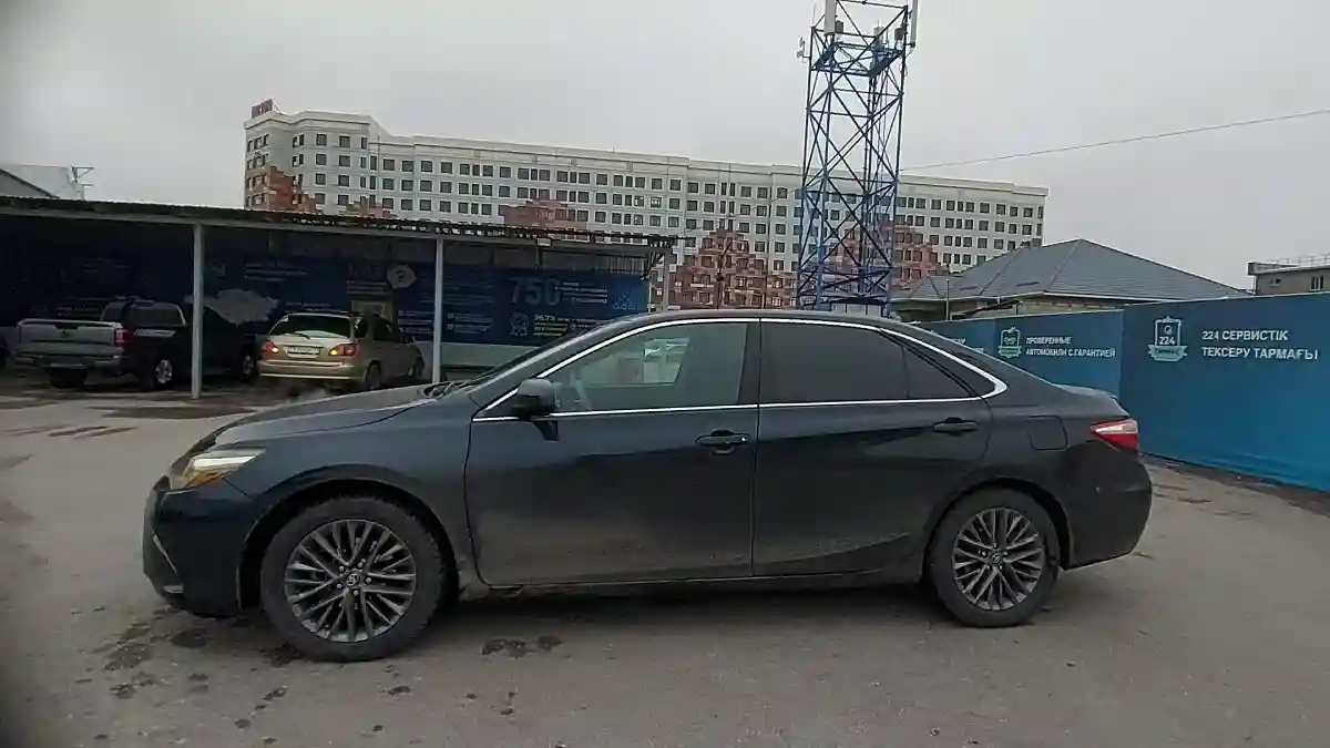 Toyota Camry 2015 года за 9 500 000 тг. в Шымкент