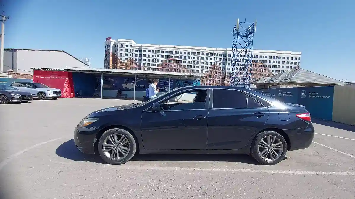 Toyota Camry 2015 года за 9 700 000 тг. в Шымкент