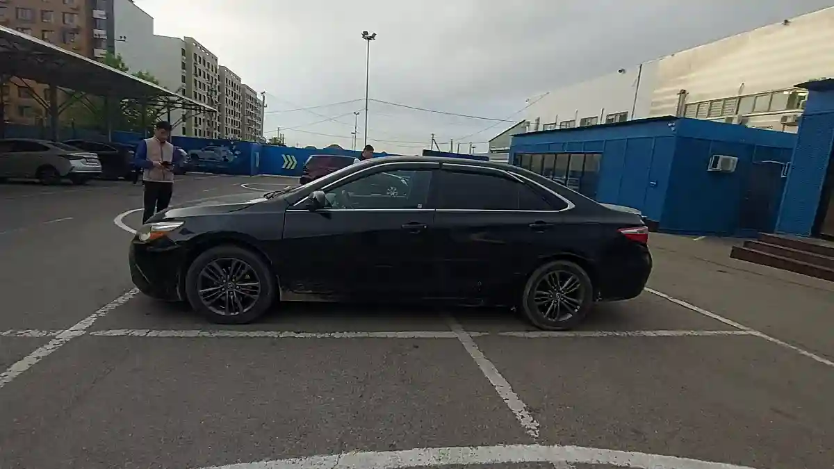 Toyota Camry 2017 года за 9 500 000 тг. в Алматы