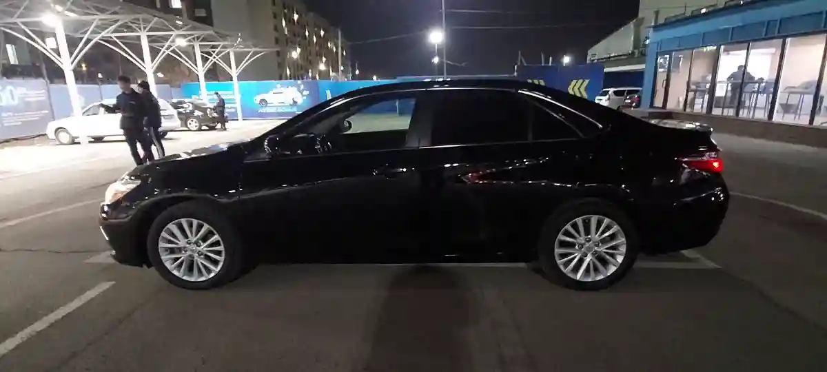 Toyota Camry 2017 года за 11 000 000 тг. в Алматы