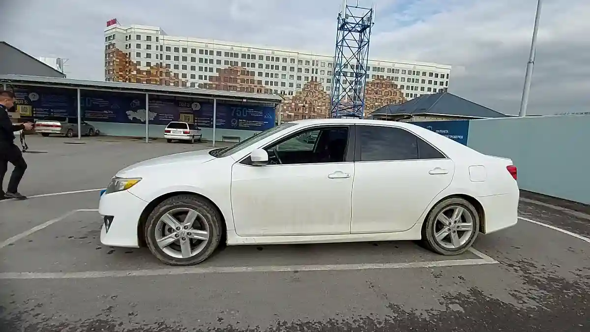 Toyota Camry 2013 года за 9 000 000 тг. в Шымкент