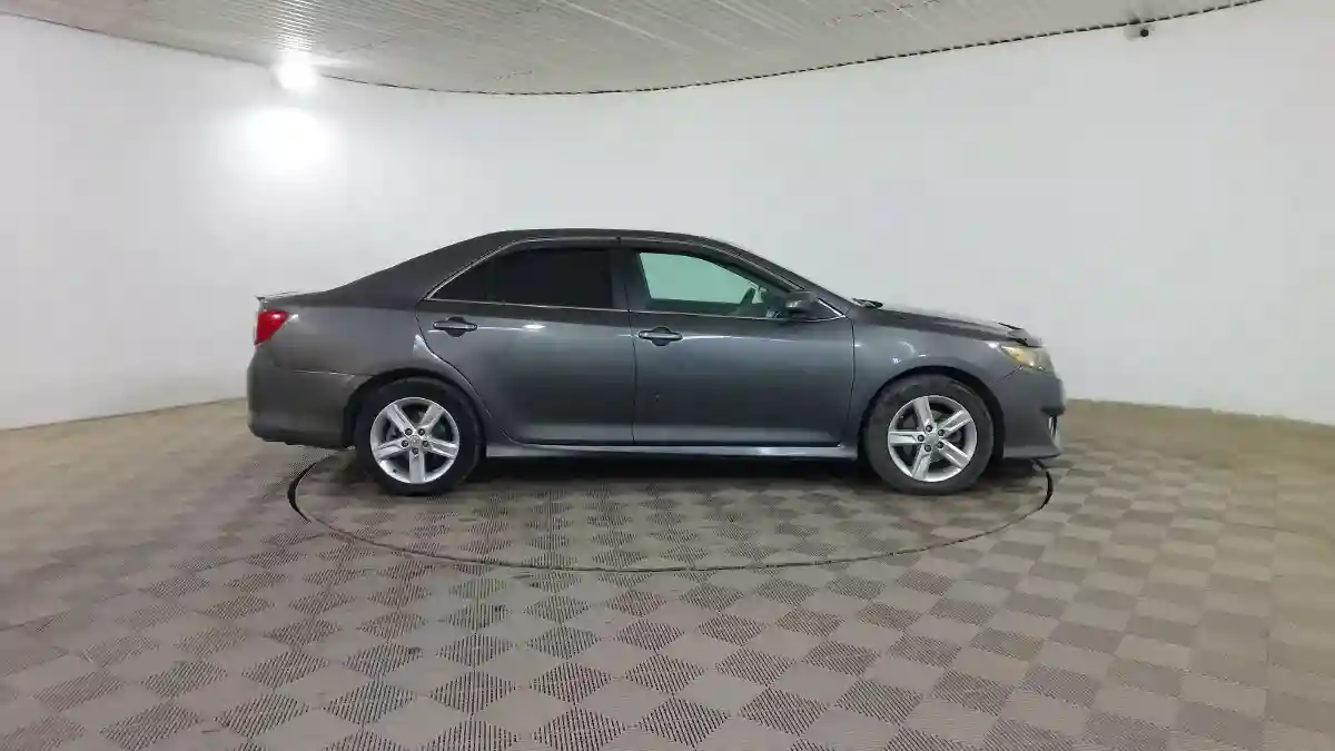 Toyota Camry 2013 года за 7 940 000 тг. в Шымкент