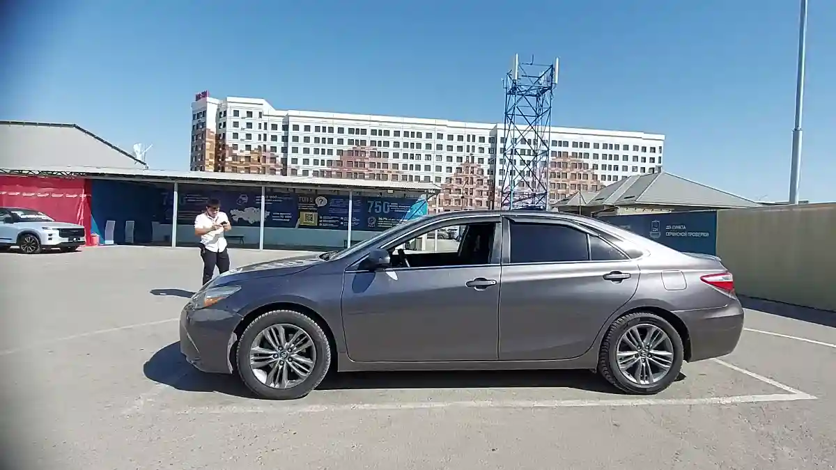 Toyota Camry 2016 года за 9 500 000 тг. в Шымкент