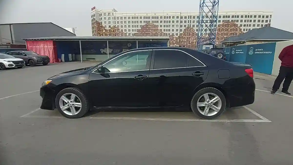 Toyota Camry 2013 года за 8 800 000 тг. в Шымкент