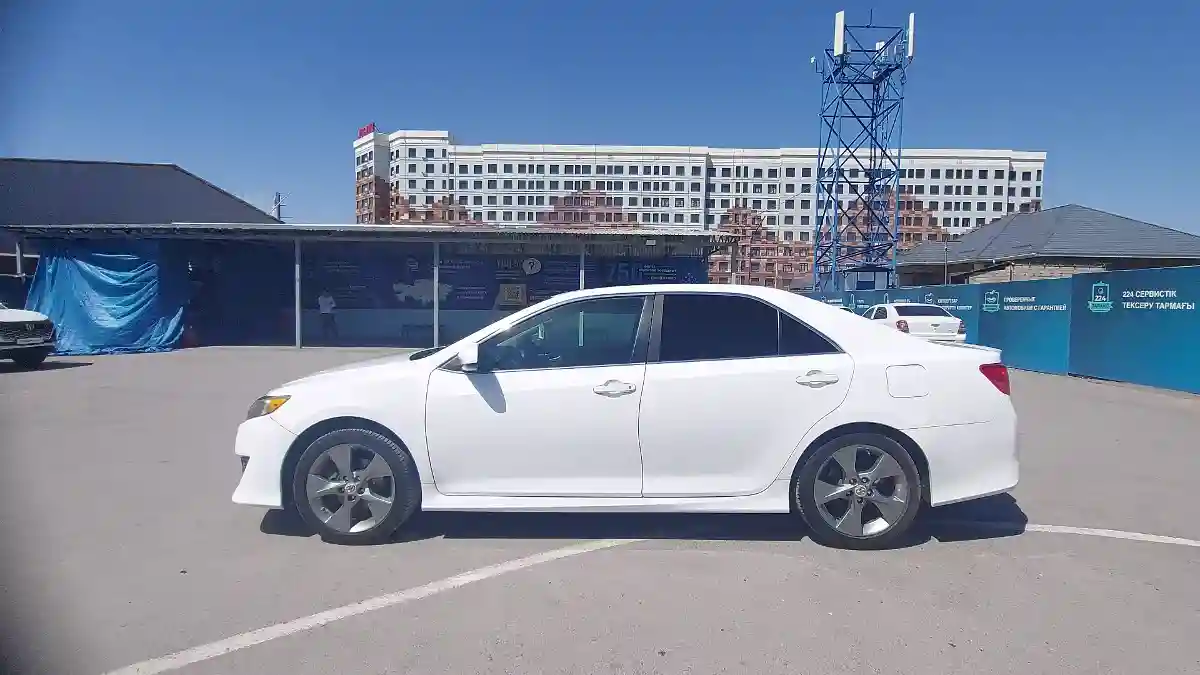 Toyota Camry 2013 года за 9 500 000 тг. в Шымкент