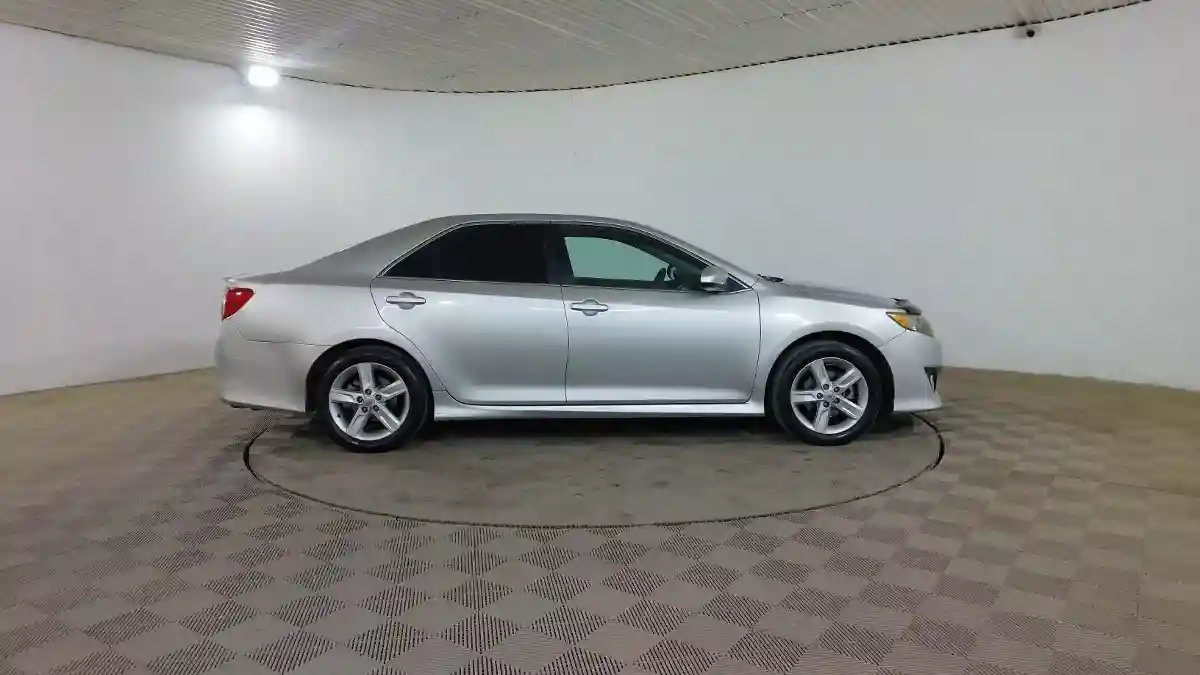 Toyota Camry 2014 года за 9 490 000 тг. в Шымкент
