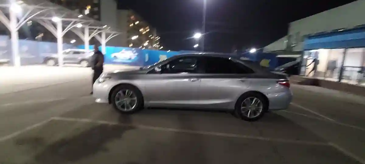 Toyota Camry 2015 года за 10 000 000 тг. в Алматы