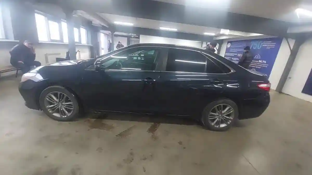 Toyota Camry 2015 года за 9 600 000 тг. в Астана