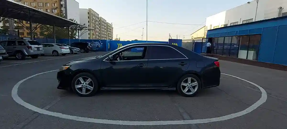 Toyota Camry 2013 года за 8 000 000 тг. в Алматы