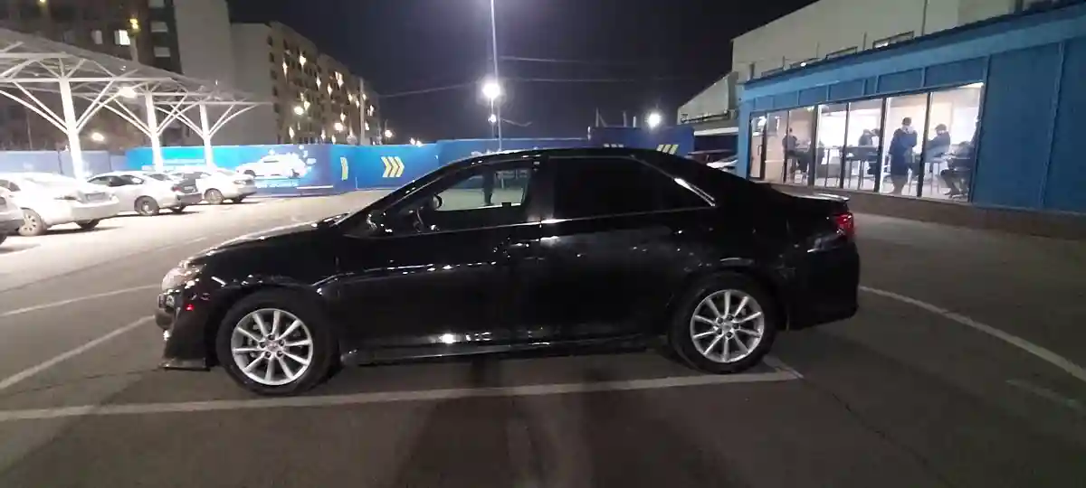 Toyota Camry 2014 года за 10 500 000 тг. в Алматы