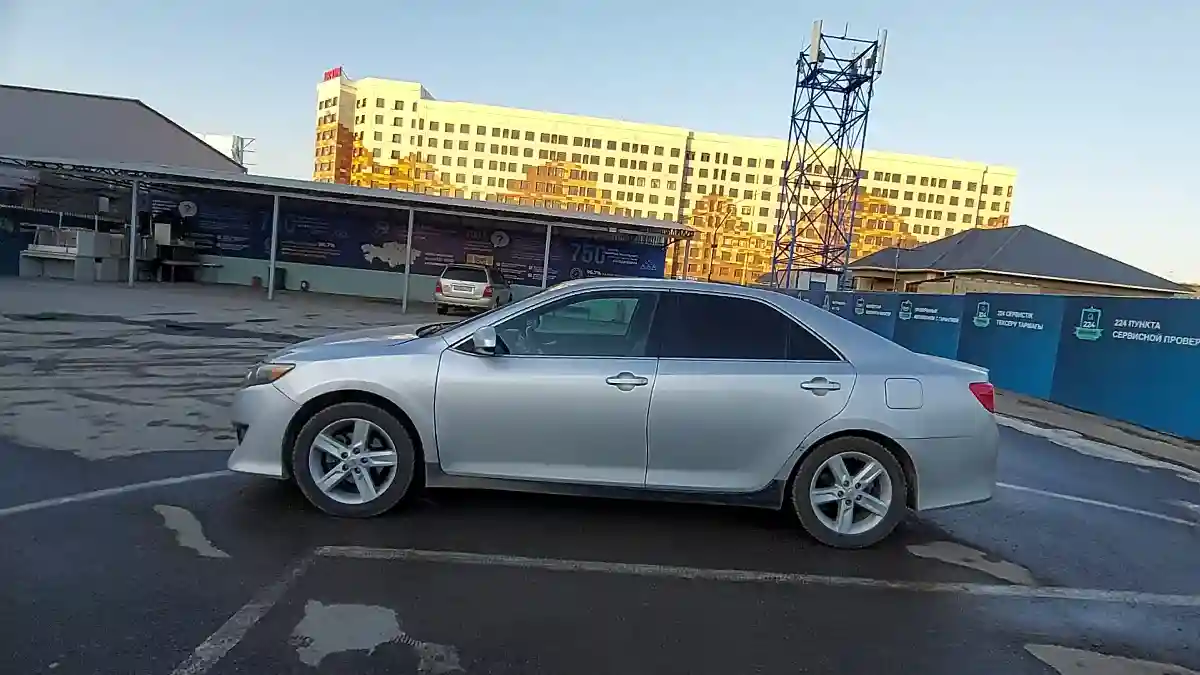 Toyota Camry 2013 года за 8 790 000 тг. в Шымкент