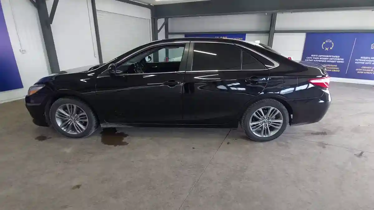 Toyota Camry 2015 года за 9 500 000 тг. в Астана