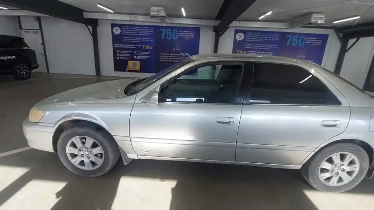 Toyota Camry 2001 года за 3 500 000 тг. в Астана