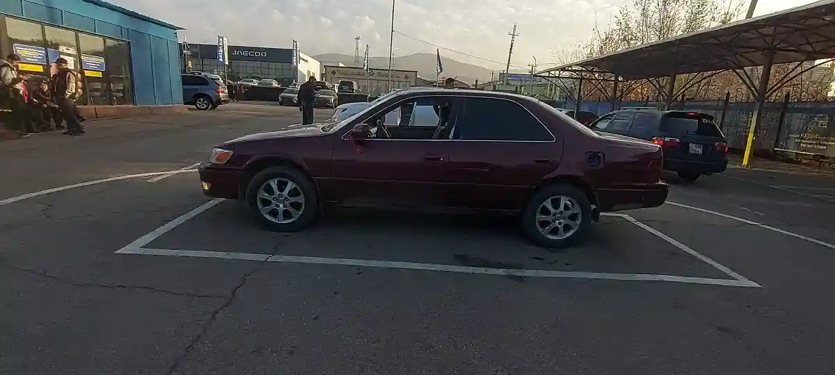 Toyota Camry 2000 года за 2 600 000 тг. в Алматы