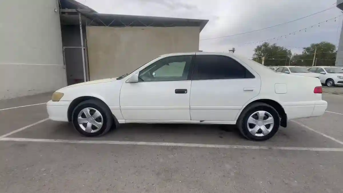 Toyota Camry 2001 года за 2 590 000 тг. в Тараз