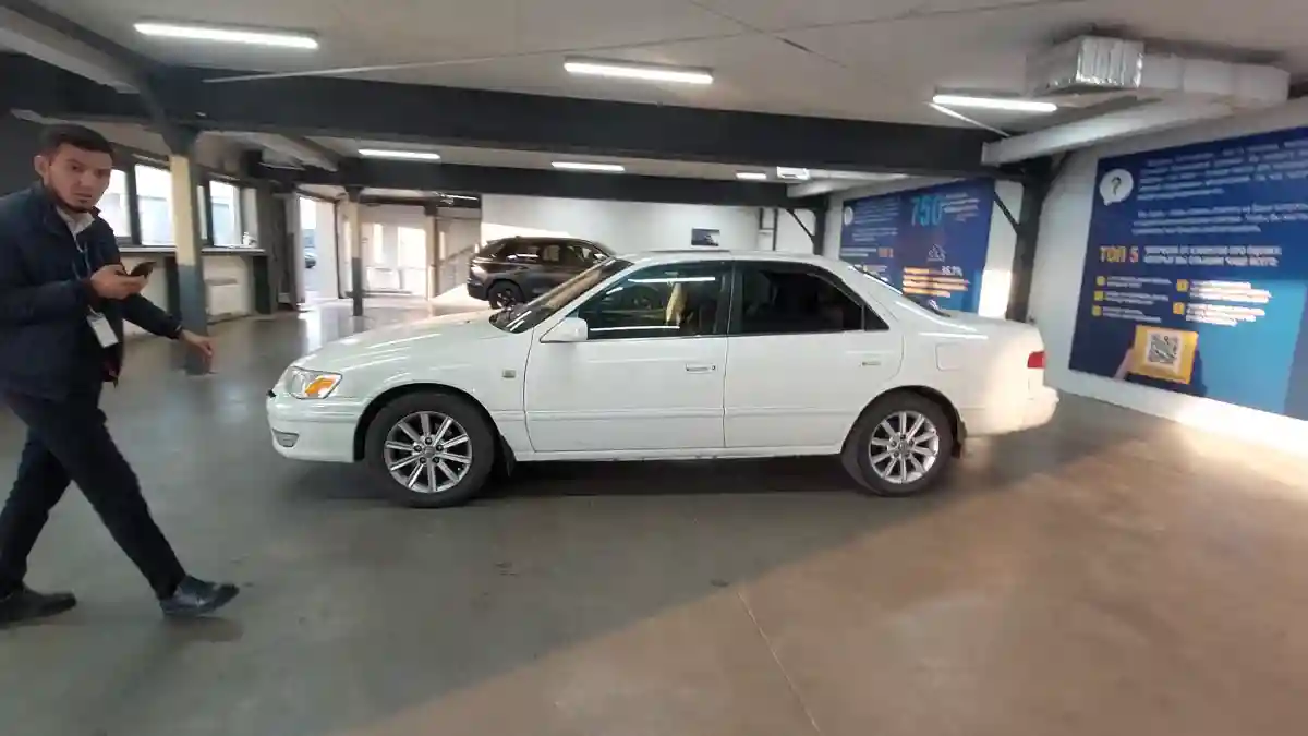 Toyota Camry 2000 года за 4 000 000 тг. в Астана