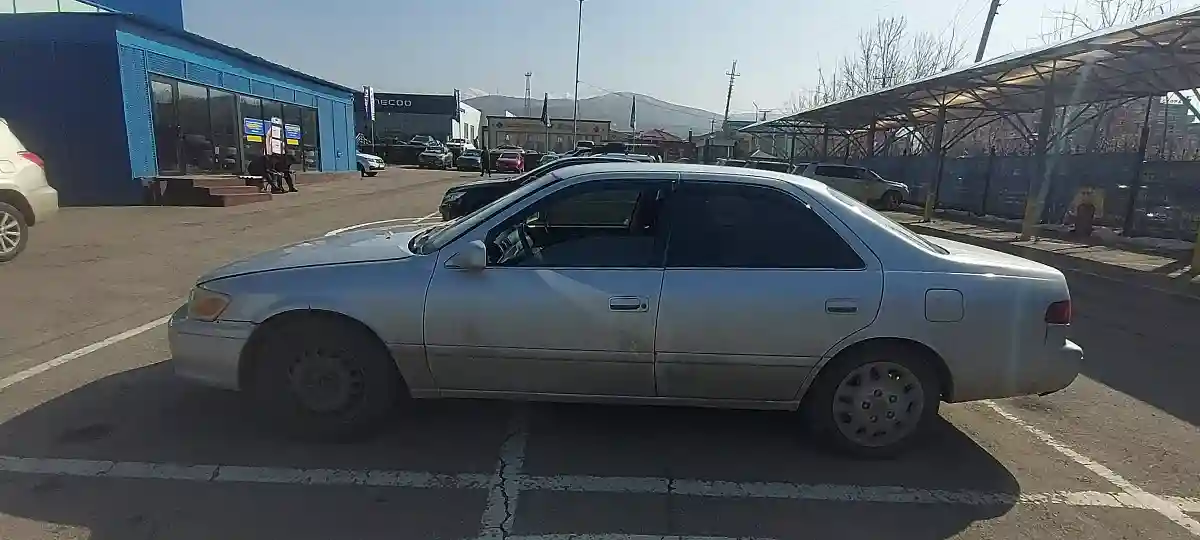 Toyota Camry 2000 года за 2 500 000 тг. в Алматы