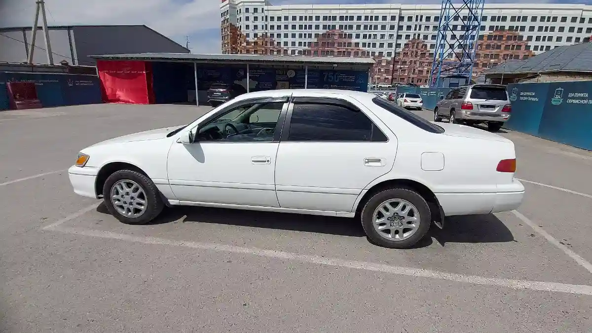 Toyota Camry 2000 года за 3 800 000 тг. в Шымкент