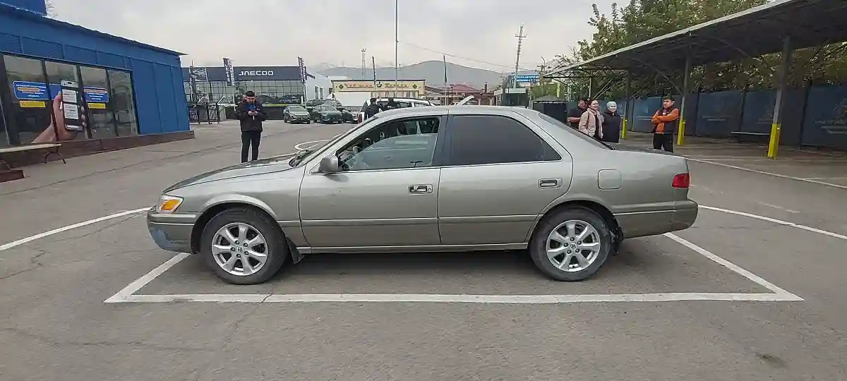 Toyota Camry 2001 года за 3 500 000 тг. в Алматы