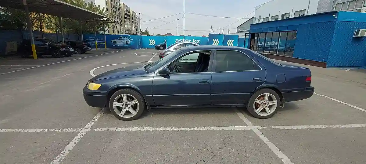 Toyota Camry 1997 года за 3 000 000 тг. в Алматы