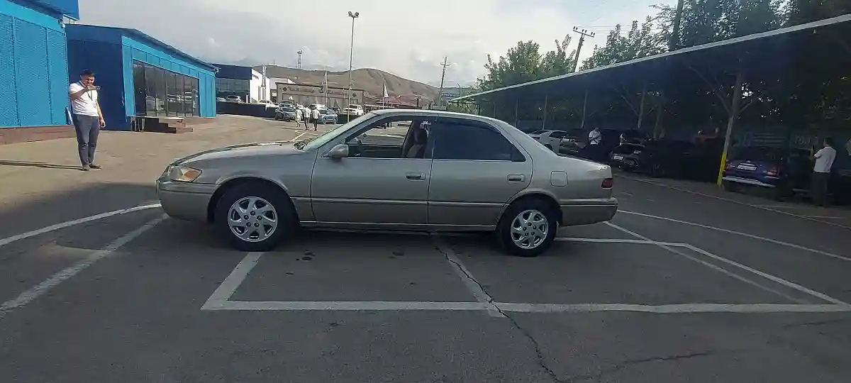 Toyota Camry 1998 года за 2 500 000 тг. в Алматы
