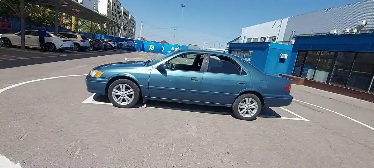 Toyota Camry 2000 года за 3 500 000 тг. в Алматы